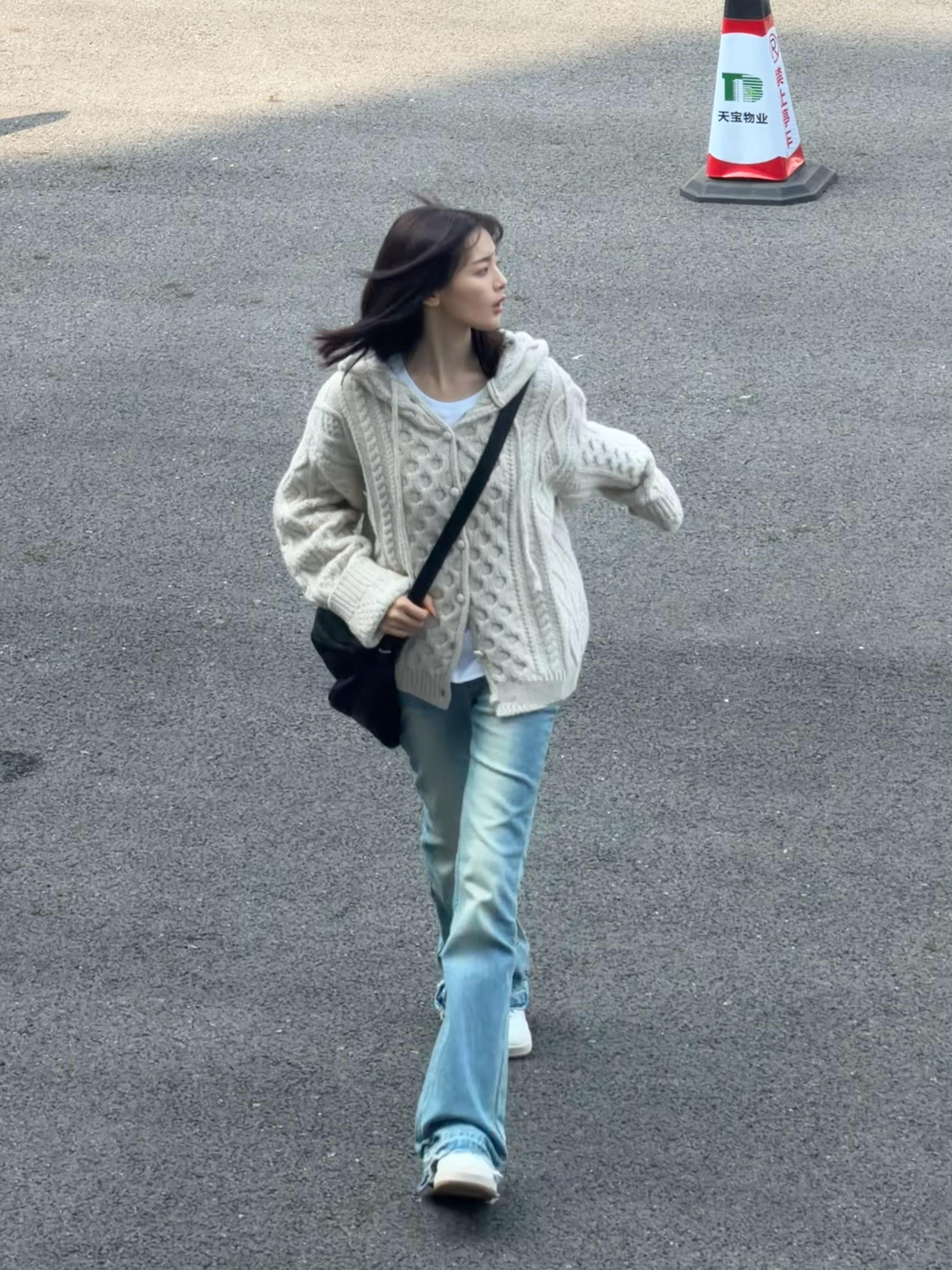 杨超越郑雨 待播剧景气指数 记录✍️10.23上榜郑雨作为全剧关注比较大的角色，