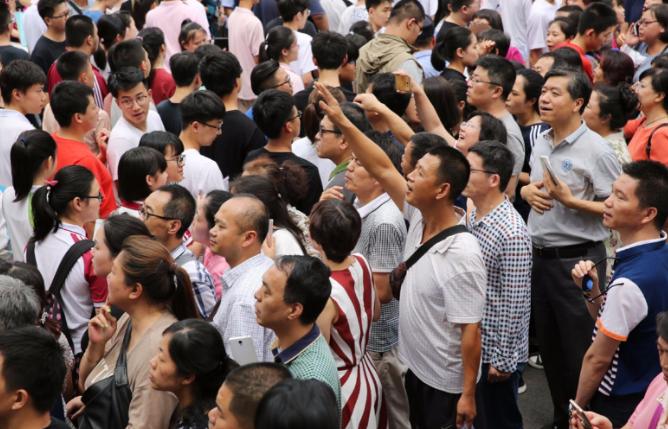 外媒已经敏锐察觉，中国的高考正在发生改变！英国《经济学人》周刊网站最近刊登一篇名