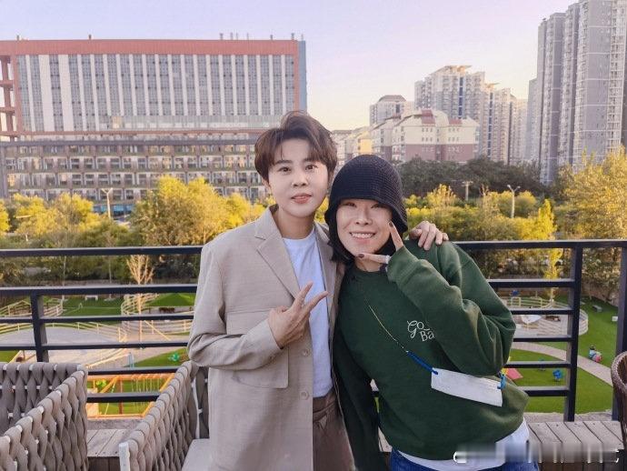 王濛澄清和周洋不是真谈了王濛直白辟谣，没有扭捏，没有含糊，真实又洒脱。不消费情谊