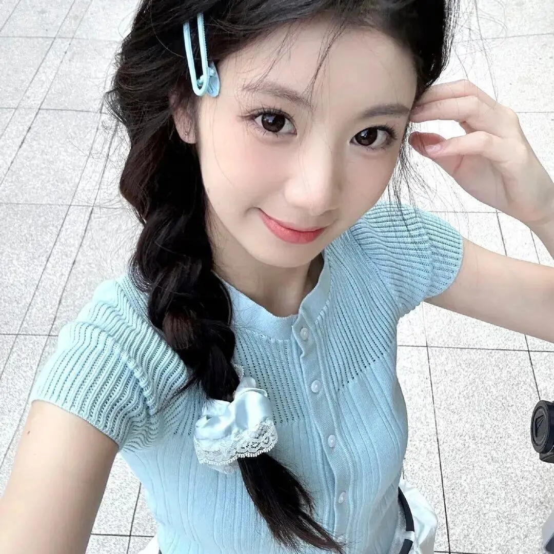 𝙎𝙝𝙖𝙧𝙚丨头像+背景图° 有爱真好 其实是想说有你真好☆.WeCha