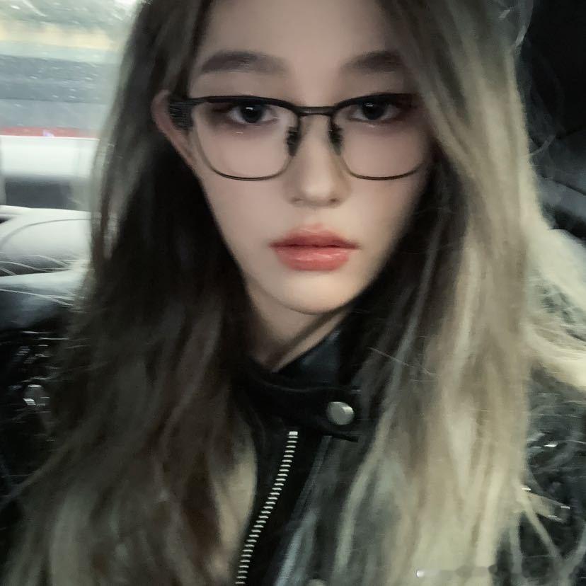 一个优雅的挑水人向全世界安利王奕王奕我们永远在一起  🌹王奕𝑾𝑨𝑵𝑮?