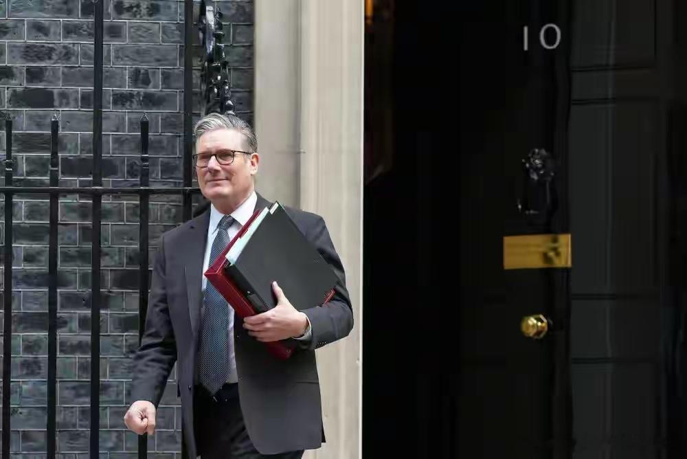 英国首相斯塔默宣布辞职 英国首相斯塔默宣布辞职！下一任！大家预言一下！！ 