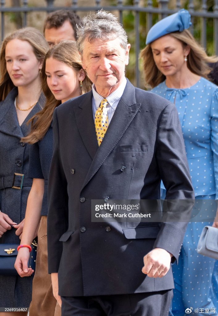 英国王室 🇬🇧4月5日，安妮公主的准儿媳妇哈丽特和前夫的女儿乔治娜首次出席在