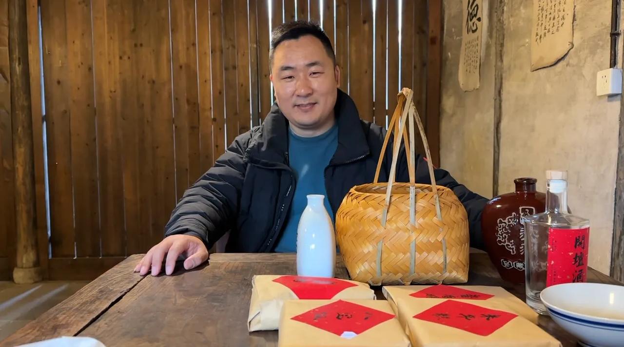 过了40岁以后才发现，陪家人比无效的酒局舒坦，喝茶比废话解渴

那些说希望你好的