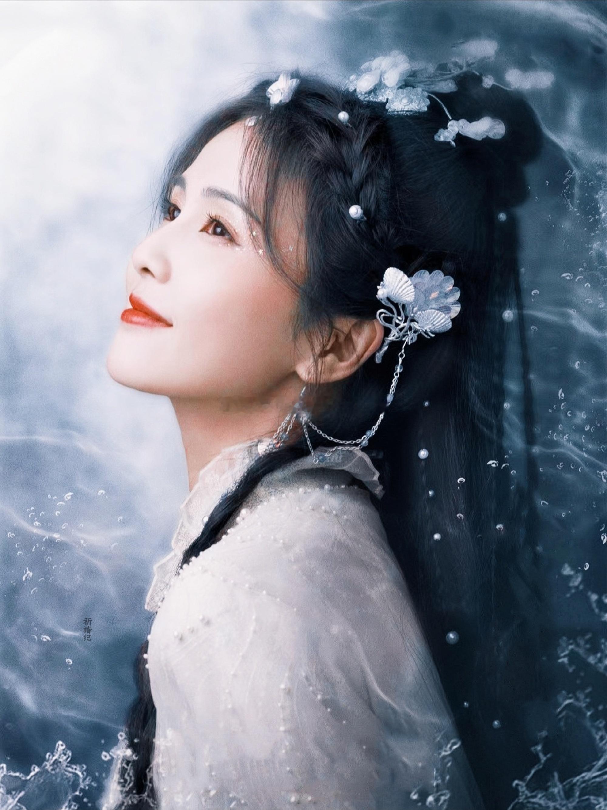 #推文##修仙##强推# 《姜拂衣》by乔家小桥作者文笔精湛构思巧妙，世界观构思