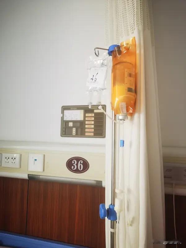 乳腺癌第二次化疗5天之后，
脖子那块很疼！
疼的动也动不了！
吃饭的时候喉咙也疼