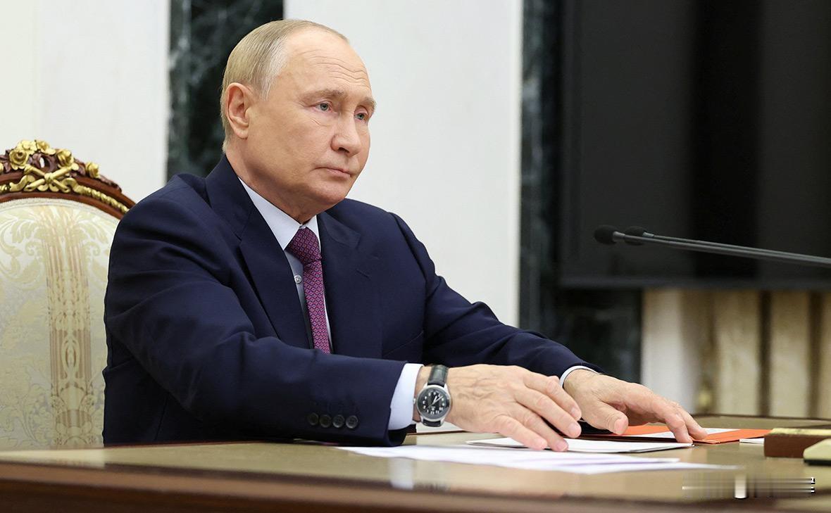 普京祝贺托卡耶夫哈萨克斯坦宪法公投取得成功
 
俄罗斯总统弗拉基米尔·普京祝贺哈