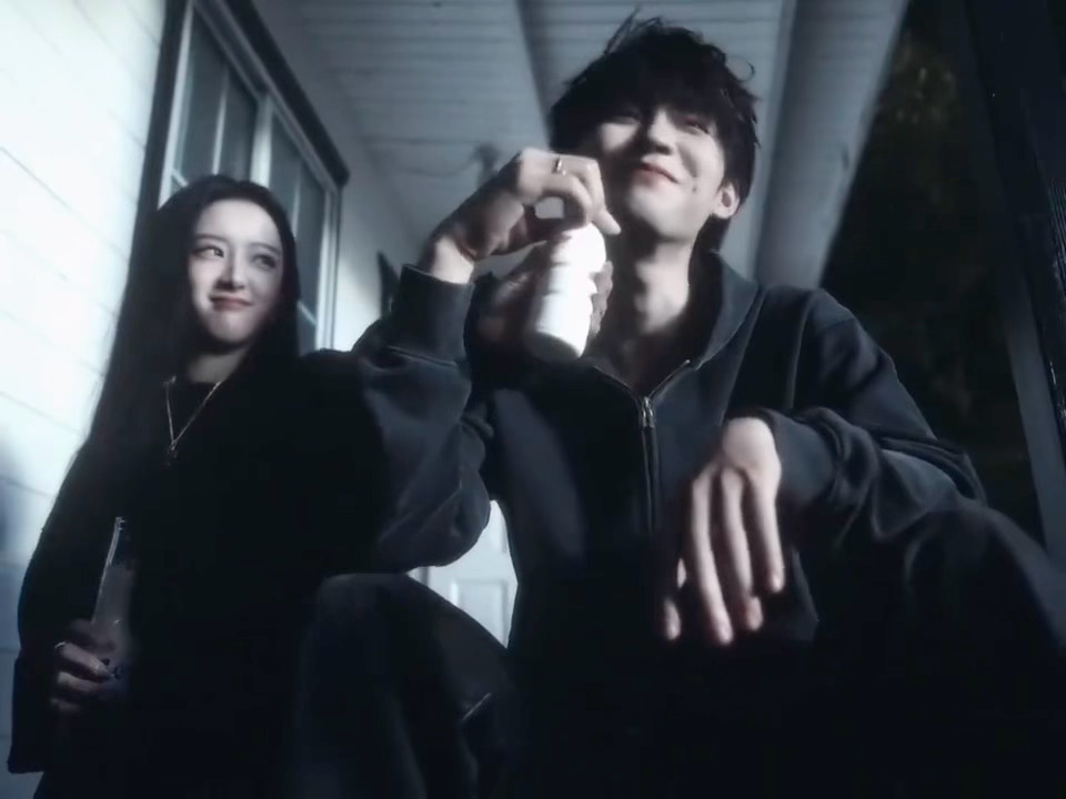 “我很好哄的。”“还想跑，牵住你了！”周翊然包上恩这个共创味对了周翊然包上恩江湖