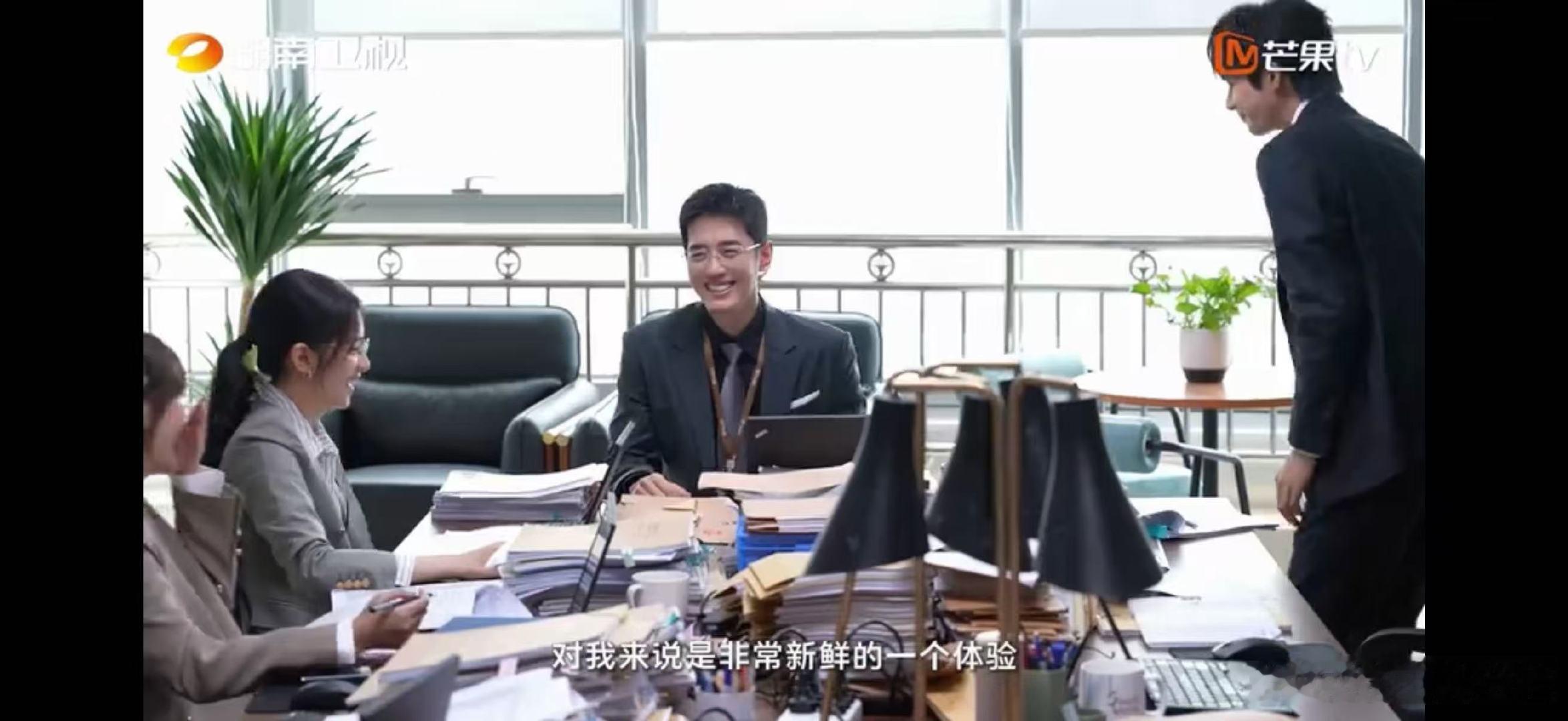 野狗骨头制作特辑野狗骨头从陌生磨合到默契契合，整个团队用心雕琢每一处情节，诚意满