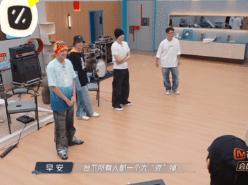 早安也看了TOP演唱会姜妍这穿搭我能夸三天三夜！慵懒又精致，每一个细节都在狙击我