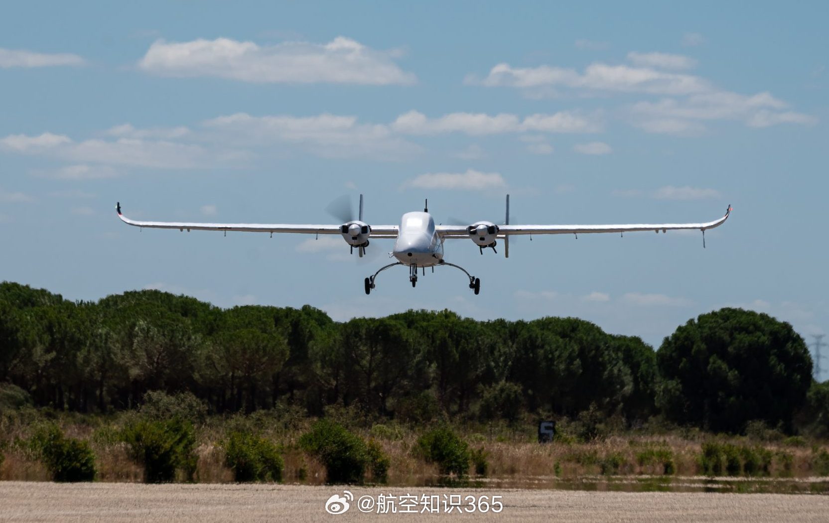 【葡萄牙空军9月列装泰克威AR5无人机】葡萄牙无人系统企业泰克威（Tekever