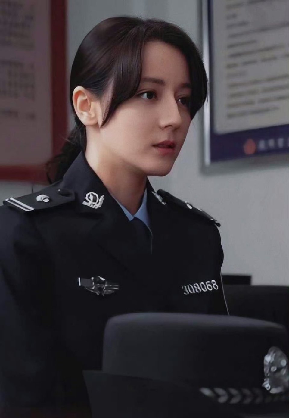 迪丽热巴接受三个月高强度警务特训活该热巴是内娱顶级女星，你就应该大火！[哈哈]想