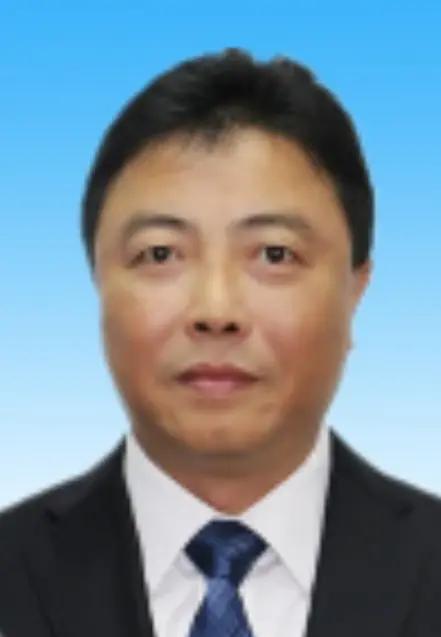 肇庆市，四会市委翁卓辉官宣被查

1969年出生，省警校两年中专毕业，长期在端州
