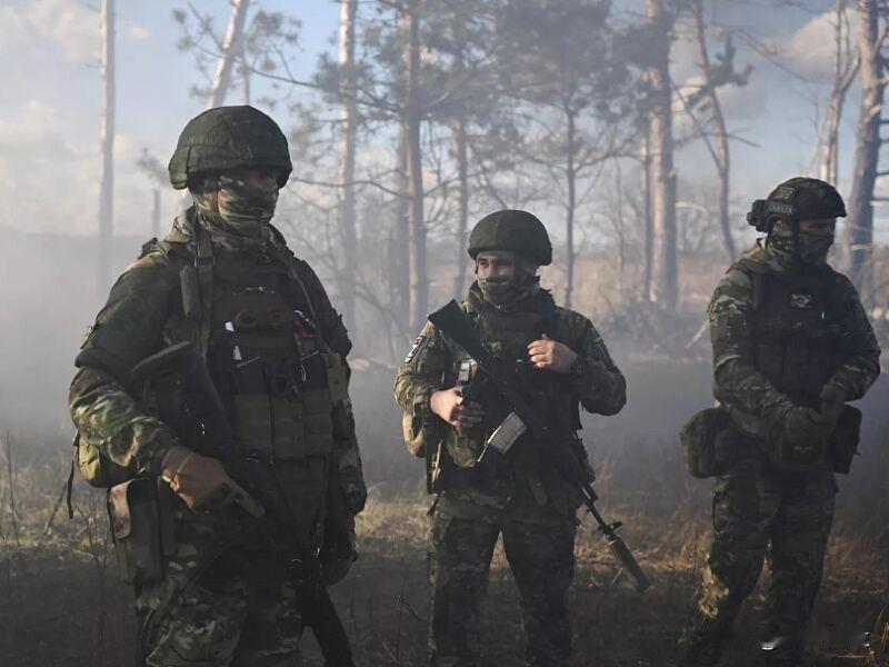 俄媒：乌民众枪杀征兵官

12月16日，俄媒发布一段视频称，乌克兰尼古拉耶夫居民