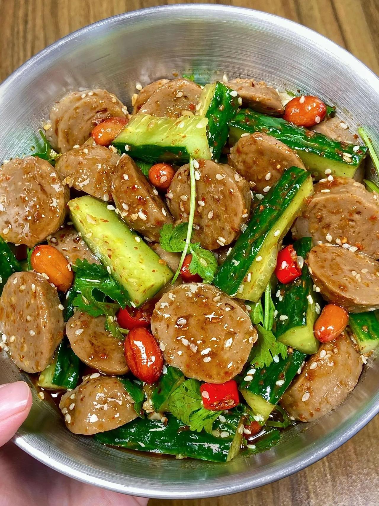 想把这个安利给所有减脂的姐妹…。。晕了!
       脆脆的黄瓜加上Q弹嚼劲的