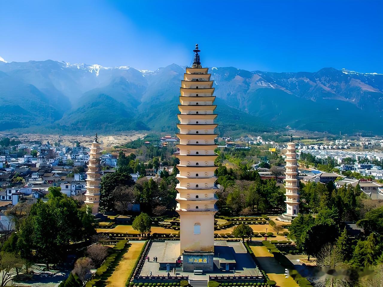 促进文化旅游业可持续发展，要兼顾生态、文化与社区。生态上，得把“伤疤”变风景。像