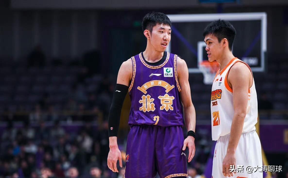 “控卫对决”！昨晚虽然江苏男篮105:100战胜了北控男篮，但核心看点是廖三宁和
