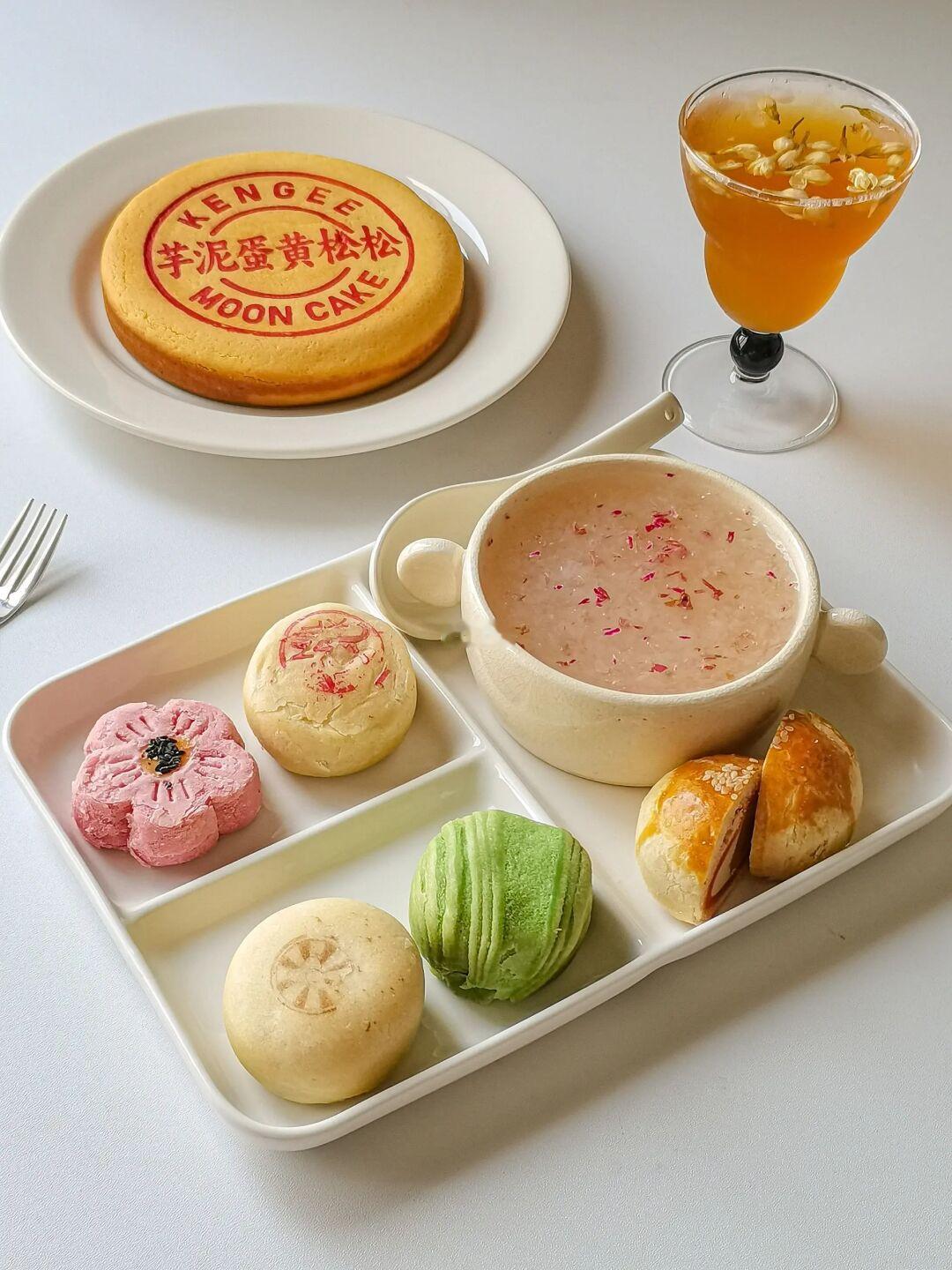 中式早餐🥢芋泥蛋黄松松&月饼&银耳羹