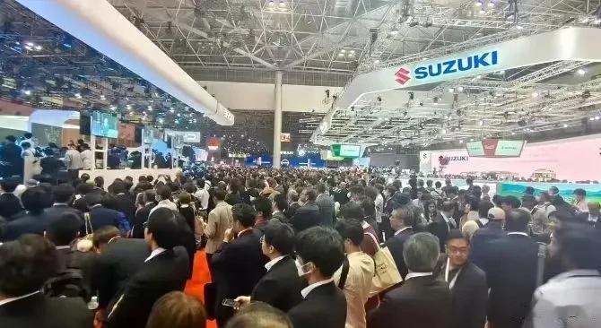 宁死不向中国市场低头”的铃木求锤得锤，最终退出中国市场。
 
没想到“龟缩”本土