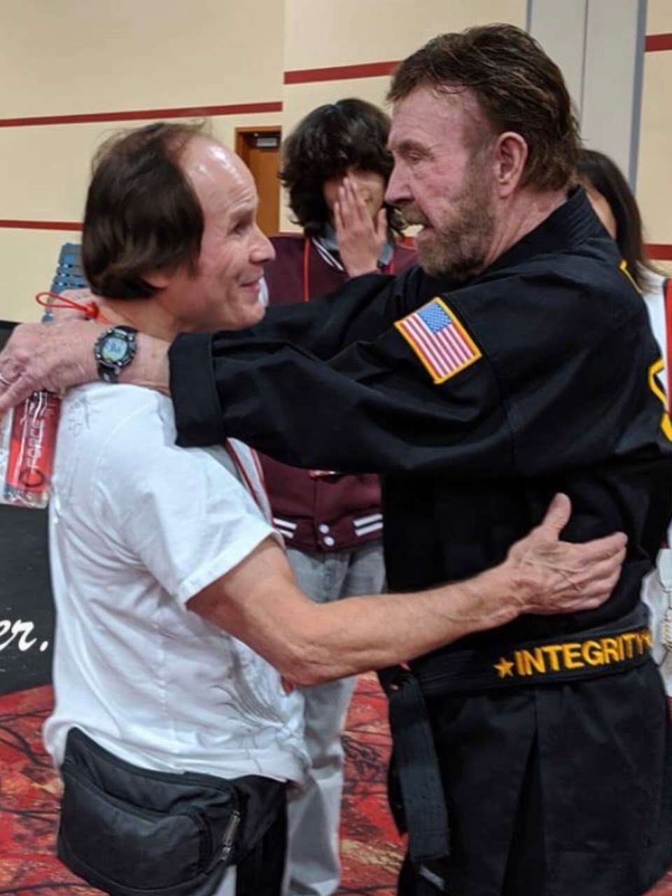 “喷气机”宾尼发文怀念查克·诺里斯，两人都是香港电影里的高手。查克,祝你旅途轻松