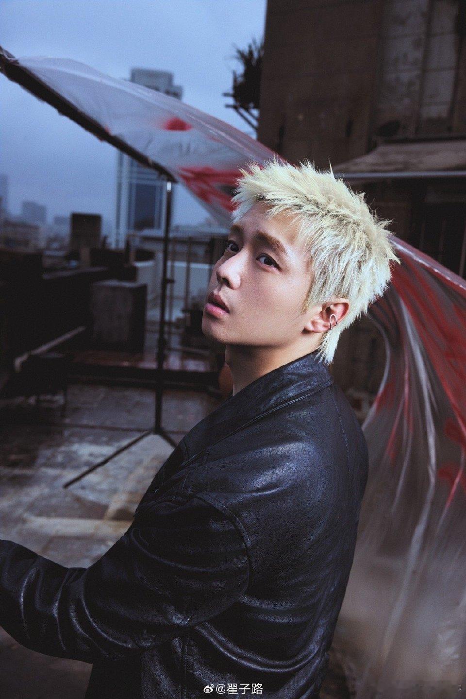 翟子路金发美式前刺 翟子路这波金发前刺太会了！美式前刺搭配金发，没显浮夸，反而衬