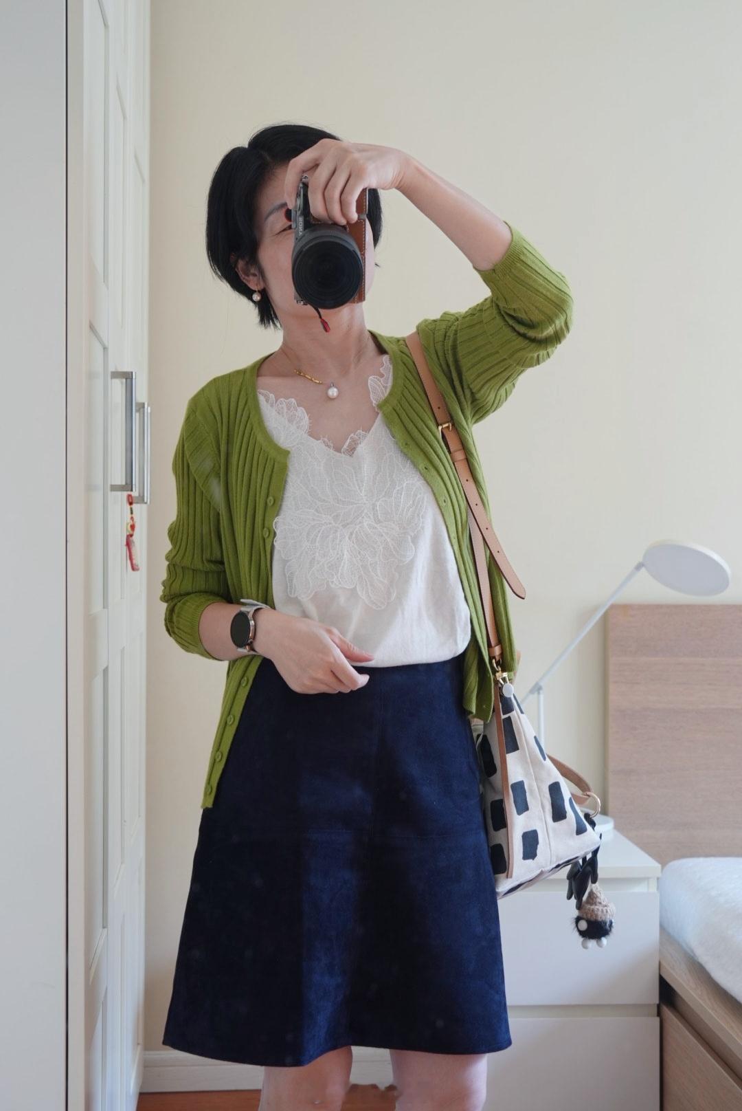 流思记流年 长在我的审美点和舒适区的一套搭配，好像我毕业后就经常这样搭配，到现在