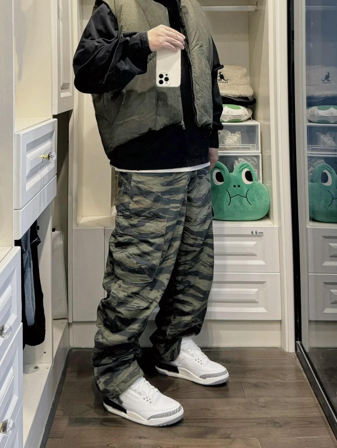 马甲叠穿｜迷彩裤穿搭