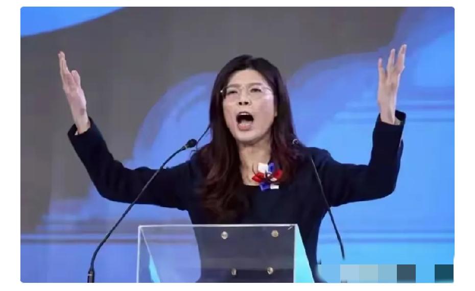 国民党5日表示，民进党对日本在东海域的作为，表现出既胆小又无能，不但放弃属于自己