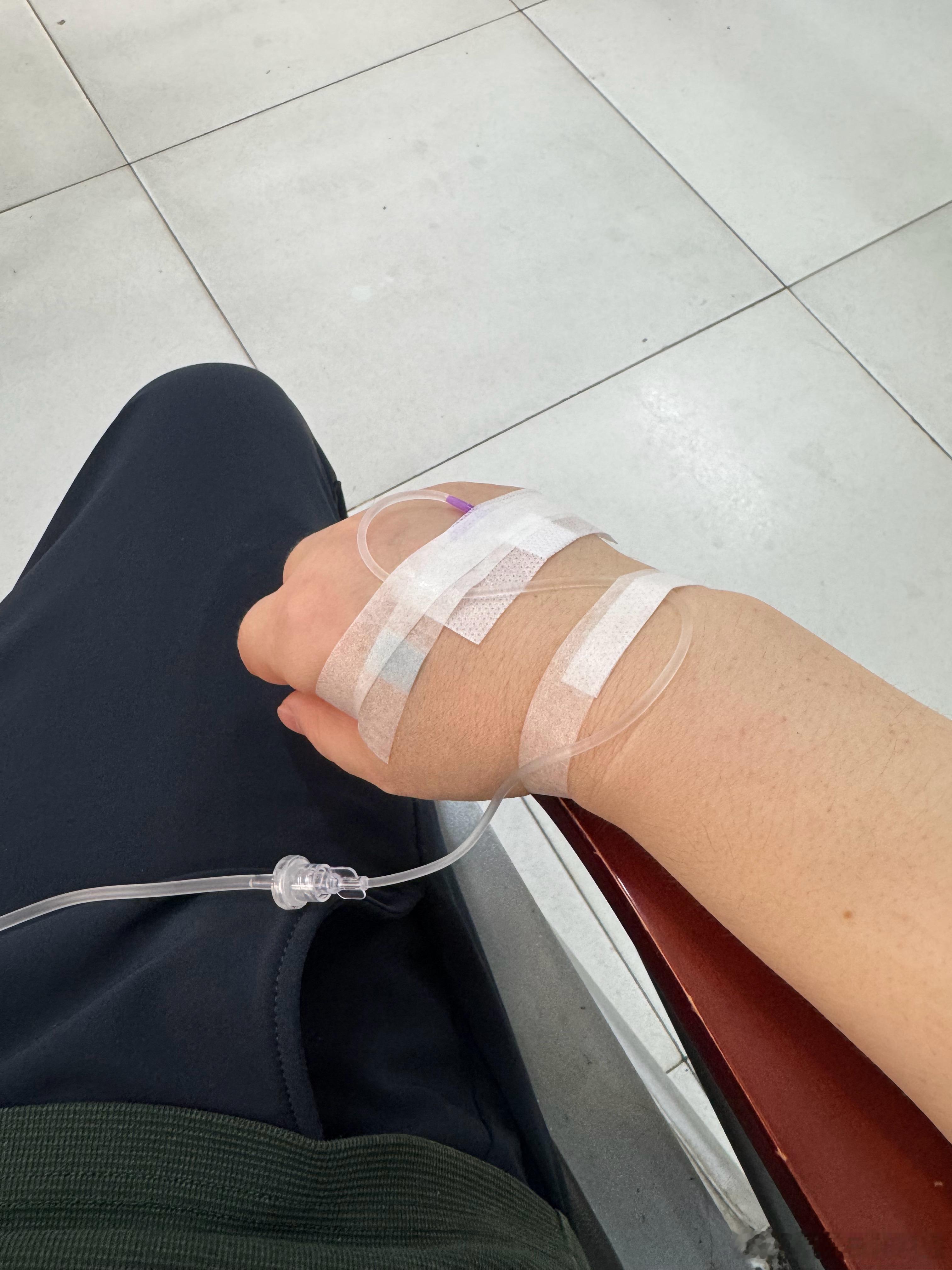 扛不住了，只能来小诊所打点滴了，这是有什么危害吗？一年打1、2次点滴 