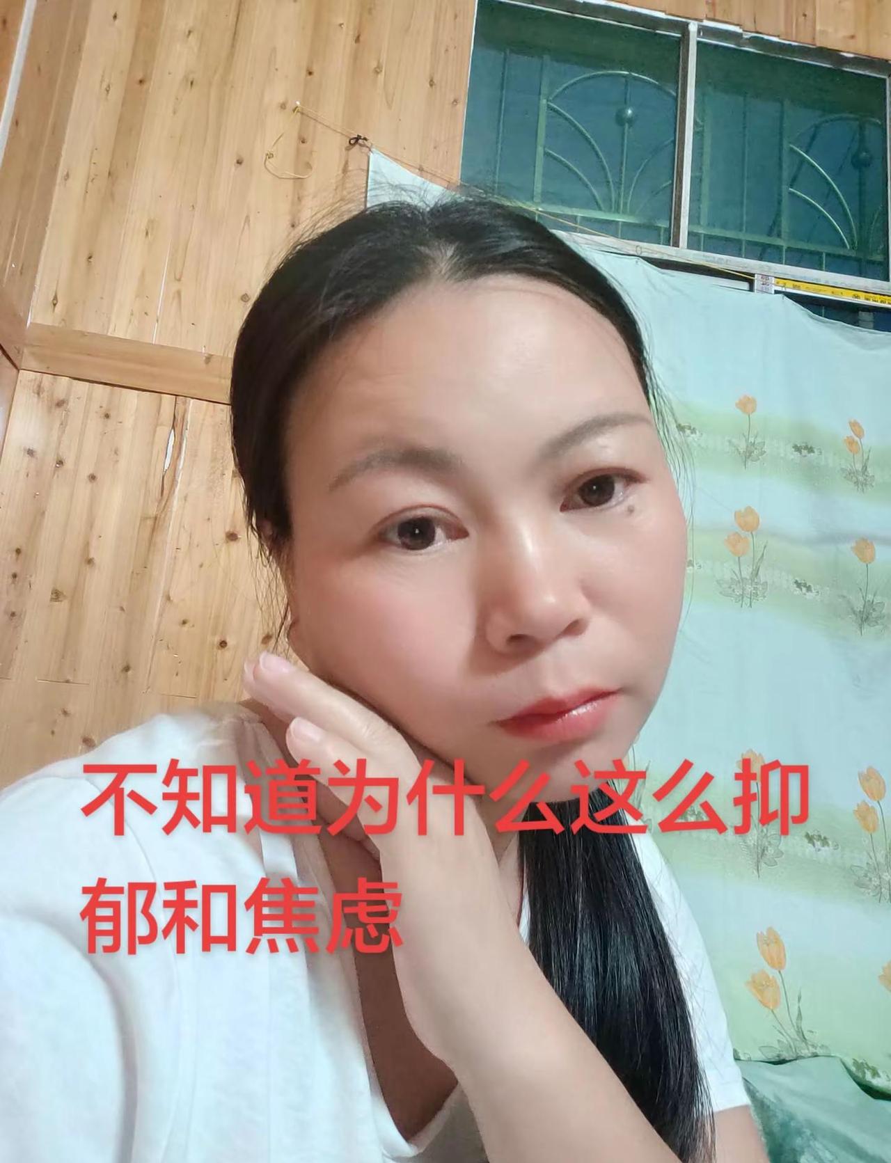 后来终于明白，很多事情说再多都没有用，就像你拿着一杯热水，虽然很渴，但烫手还是会