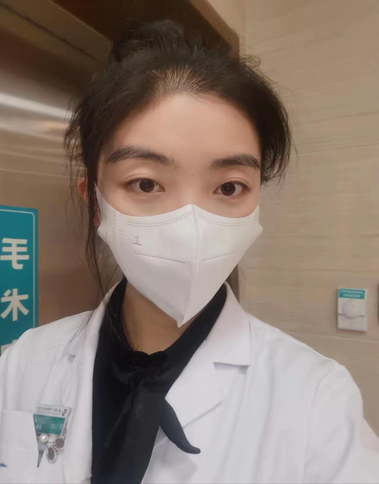 上海有一位女医生，竟然在手术前收了患者家属的红包，然后走进手术室进行手术。但出乎