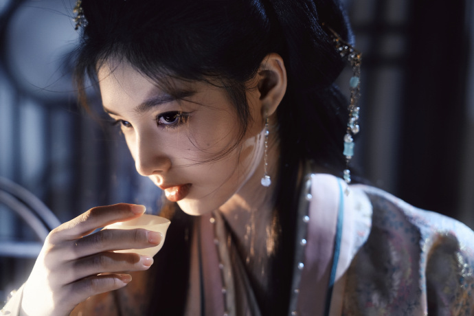 艾米艾米 艾米谢嘉鱼 “我自知悲欢 独向江南”ps：这一帧真的超级超级美腻啊啊啊