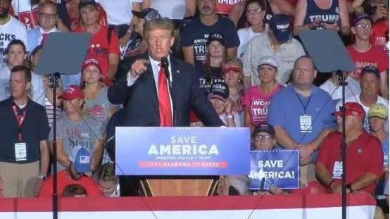 疯了！特朗普彻底发疯了！谁会想到美国竟然出这一招，美国将暂停对75个国家的所有签