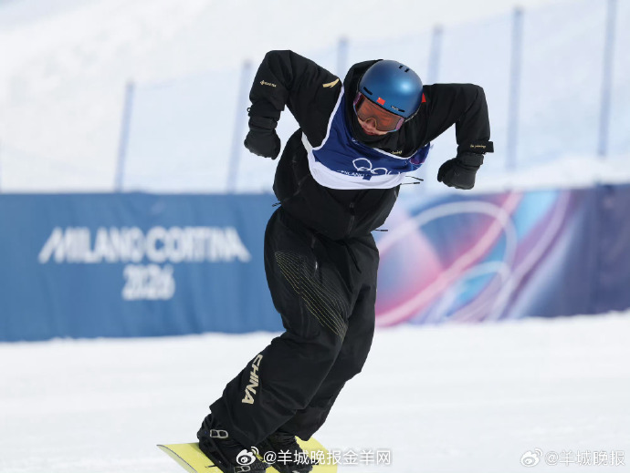 #苏翊鸣实至鸣归#  🥉单板滑雪大跳台摘铜，获得中国代表团首枚奖牌🥇单板滑雪