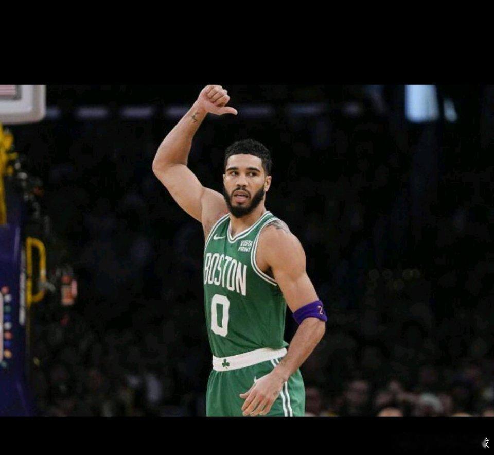 12月23日讯 凯尔特人球星塔图姆在上赛季与尼克斯的季后赛系列赛中遭遇跟腱断裂，