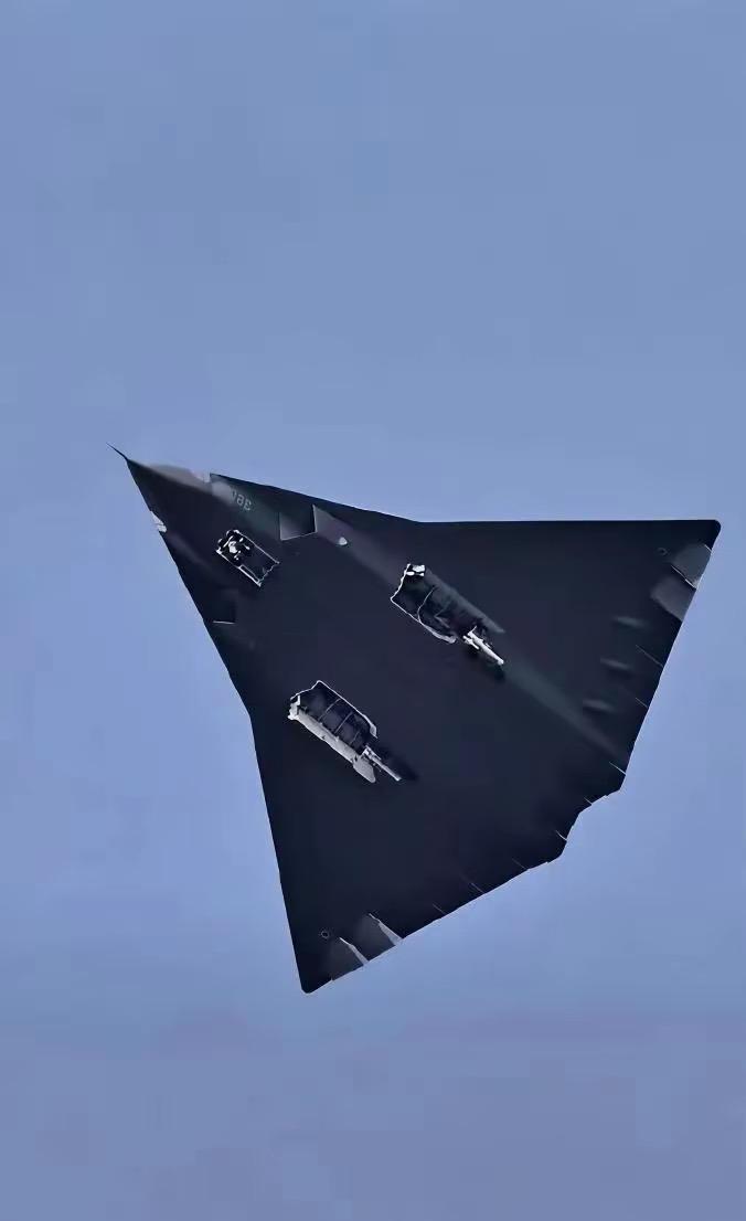 八架F22能换掉一架六代机吗？根本不可能，就算美国拿出100架F22，也换不来一