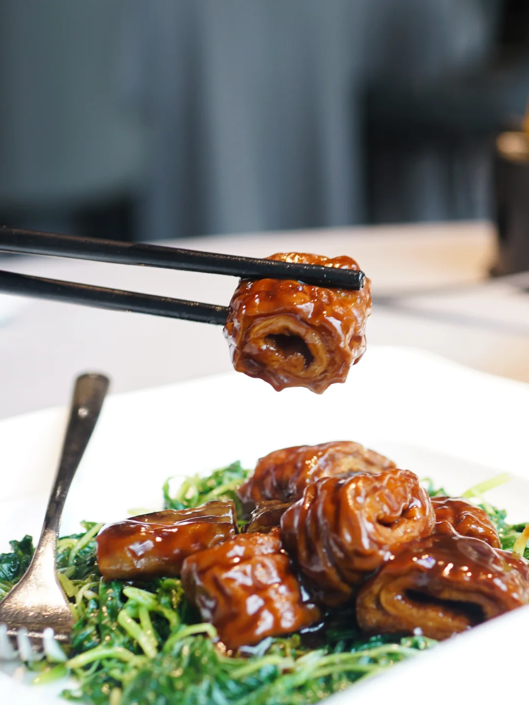 草头圈子糯唧唧，白烧鳝丝多撒白胡椒🥢