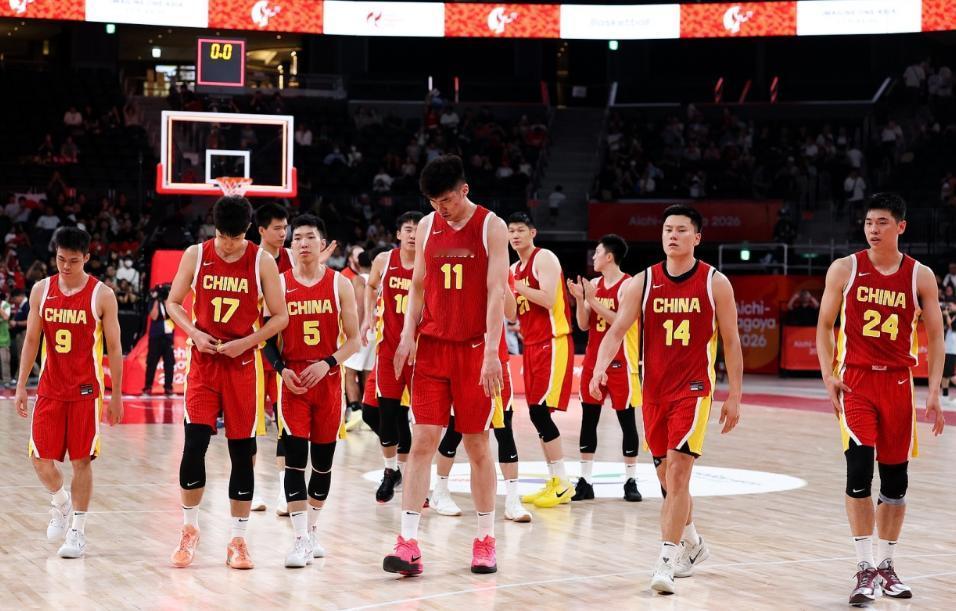 提升男篮表现的方法，不是服兵役而是减少集训+走出去
“中国球迷对自己国家队不满，