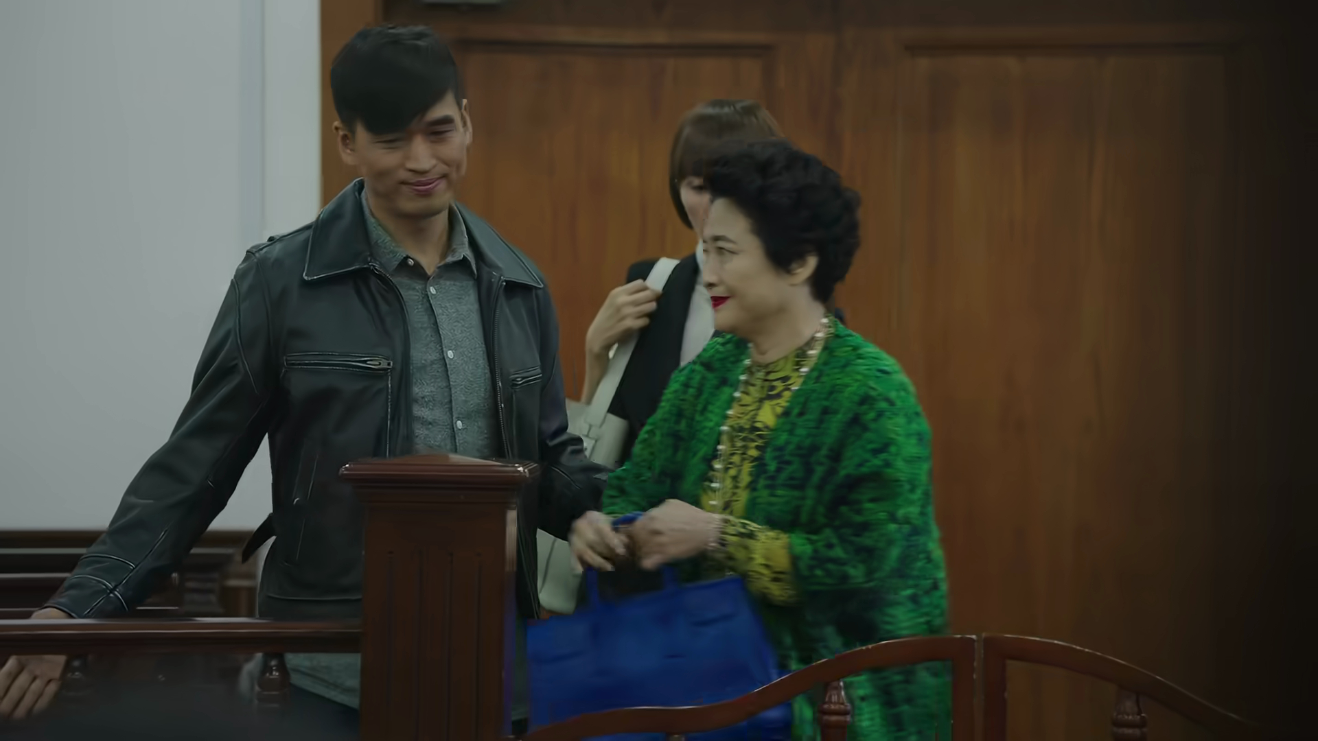 白光和薛甄珠两个人的表情太好笑了，仿佛看到了表面同事 ​​​