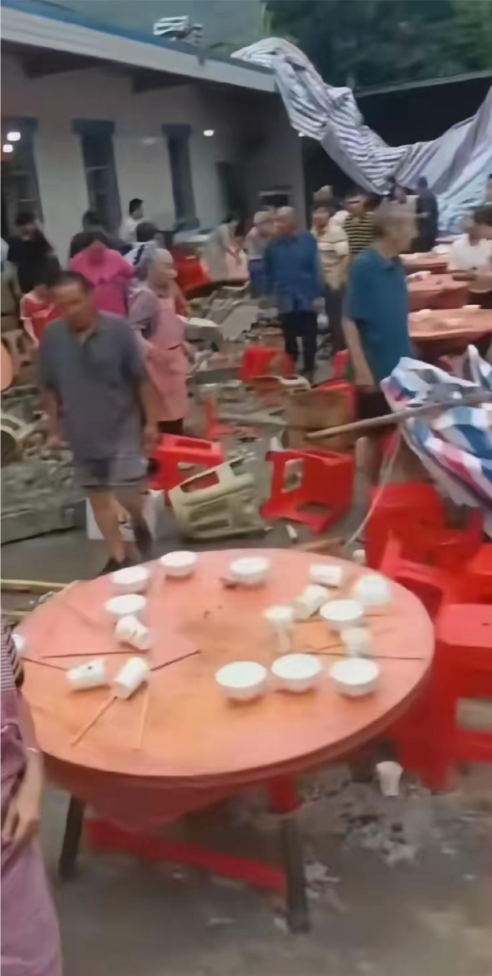 高高兴兴的去吃喜酒，没想到有的去了，再也回不去了，这让家人如何来接受事实，东家本