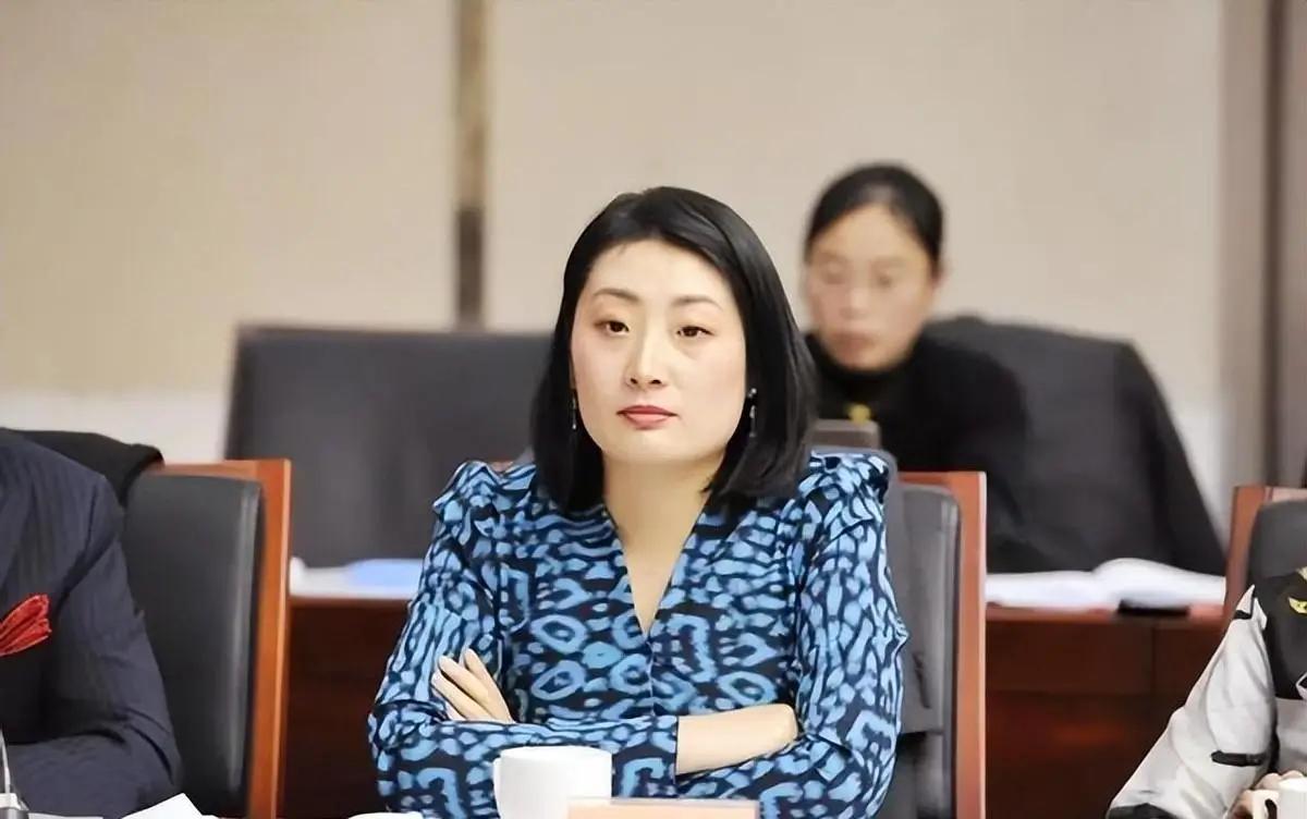 原来我们都被骗了，大小姐才不是什么不知情的软柿子。

凤凰网曝料：宗庆后在外总共