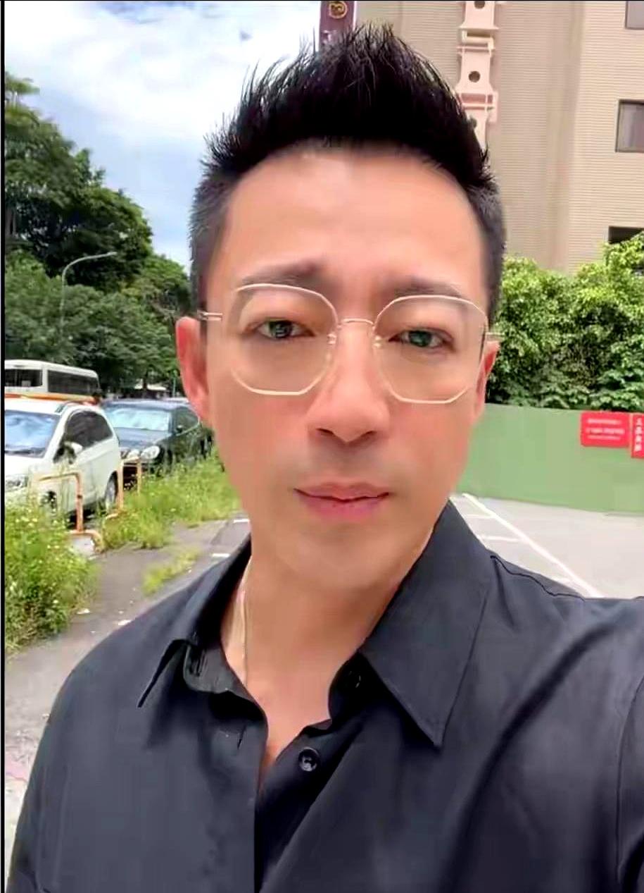 12岁的孩子，周末两天衣服居然一模一样，这事一出来，很多人都愣了。
现在湾湾天气