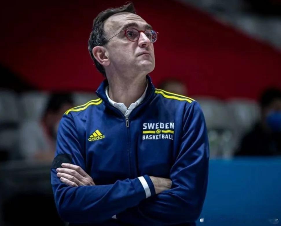 乌戈在昨晚赛后谈及比赛胜利时难掩喜悦，他表示，能拿下本场比赛十分开心，广东队是实