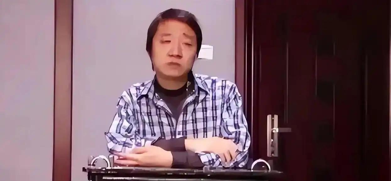谁又能想到，一位参与锻造国之重器的核心专家，背地里竟是个专向境外倒卖机密的“内鬼