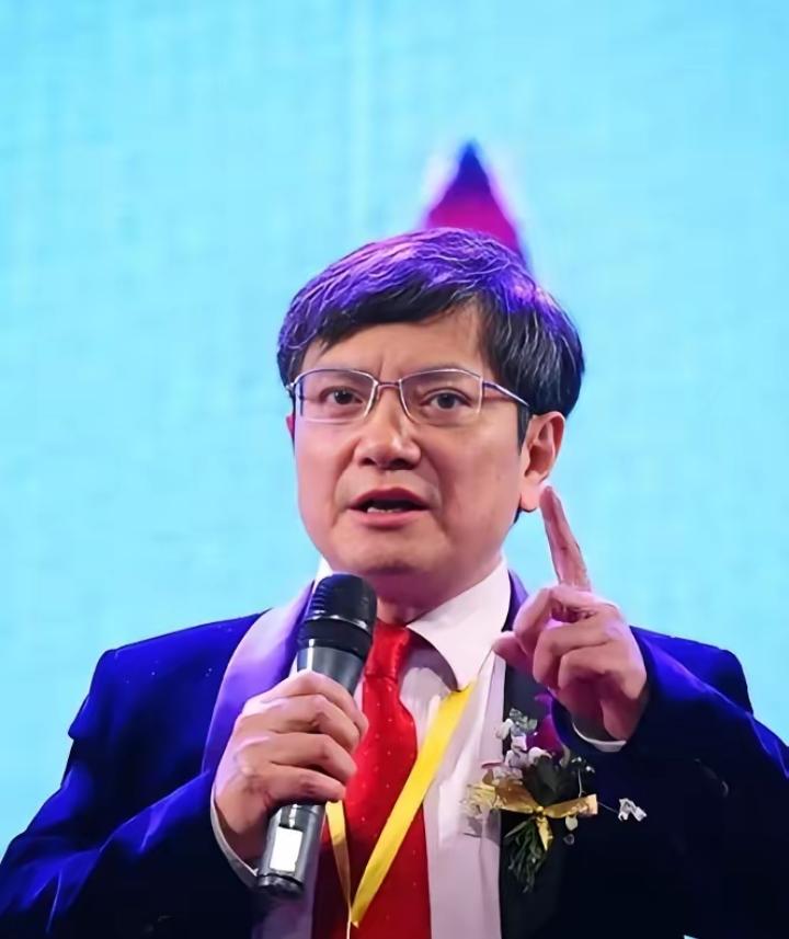 “教育部出手了！将英语“踢出”高考，取消其主科地位？教育部回应一针见血！不曾想，