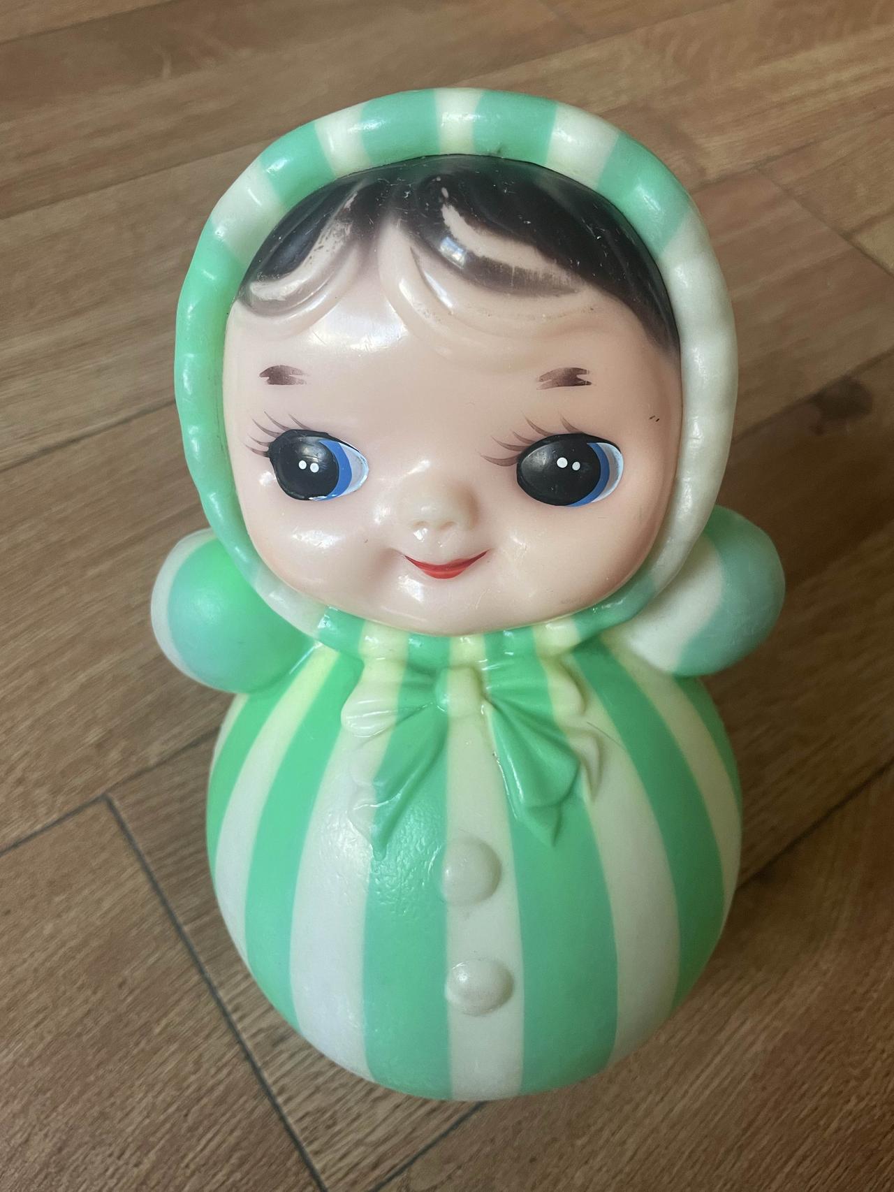 复活的娃娃！大千世界无奇不有，一个沉睡几十年，无人问津的娃娃在我手里复活啦！
今