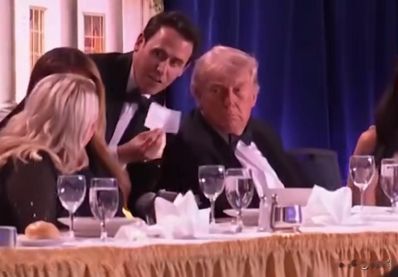 看来又是内部矛盾了！特朗普回应白宫枪击案:和伊朗人无关
25号当天发生在白宫晚宴