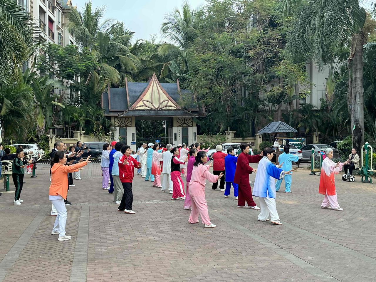 中国各省市
平均寿命排行
从地区来看，平均寿命呈现出自沿海向内陆递减的趋势。
