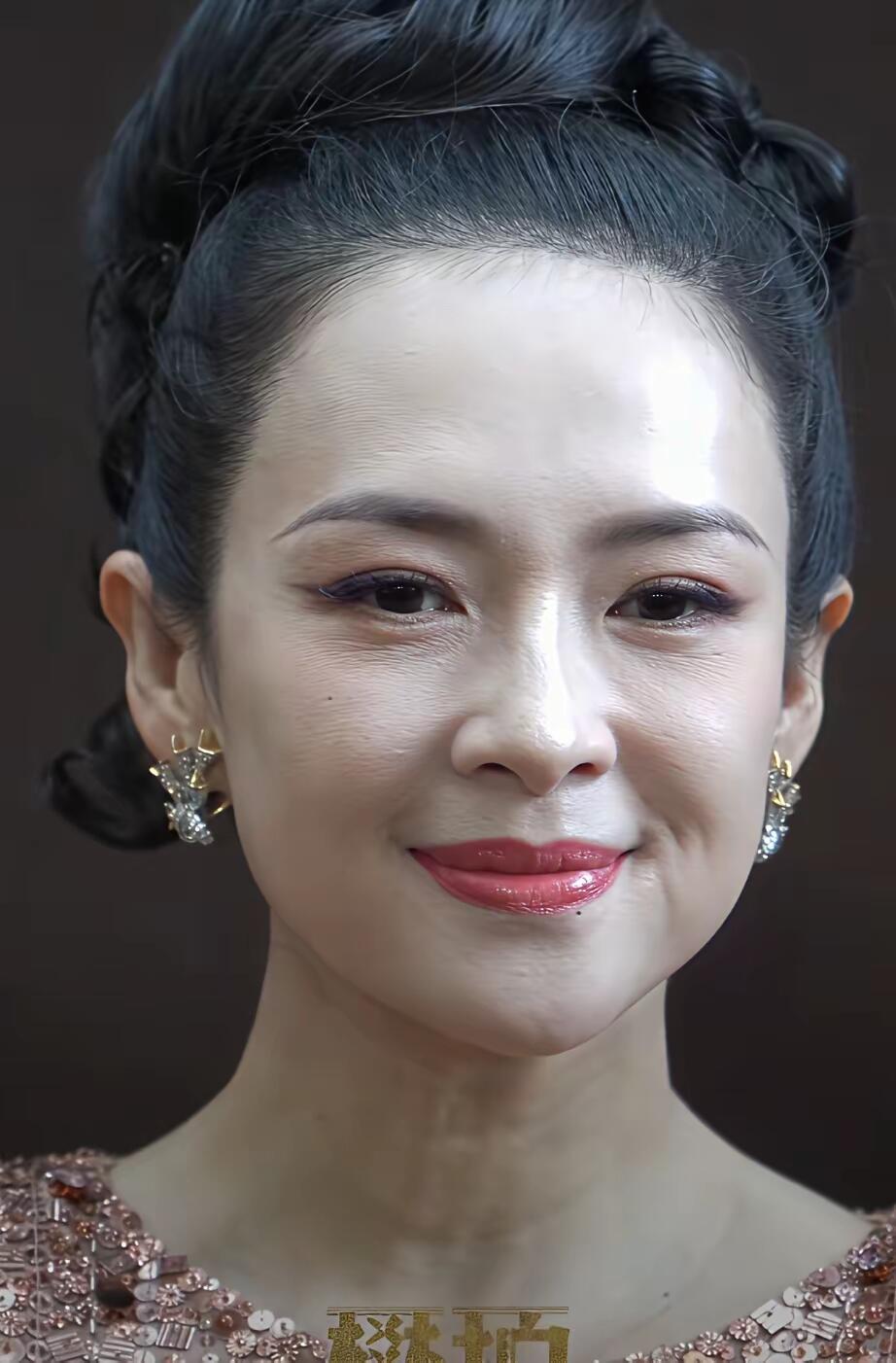 章子怡有什么特别的魅力地方吗?章子怡的独特魅力
 
章子怡不是柔和无攻击性的美人