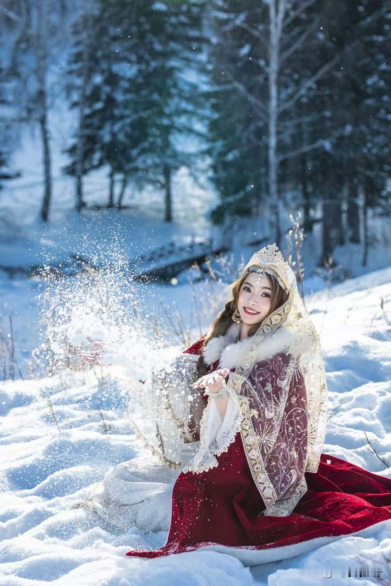 赴一场西域公主之约｜新疆双湖8日禾木旅拍
       雪落禾木时，西域的浪漫便